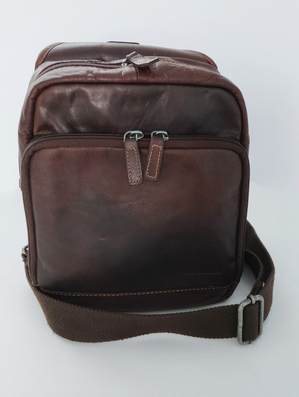 Jack Georges Men's Brown Leather Crossbody Bag. Pre-owned.